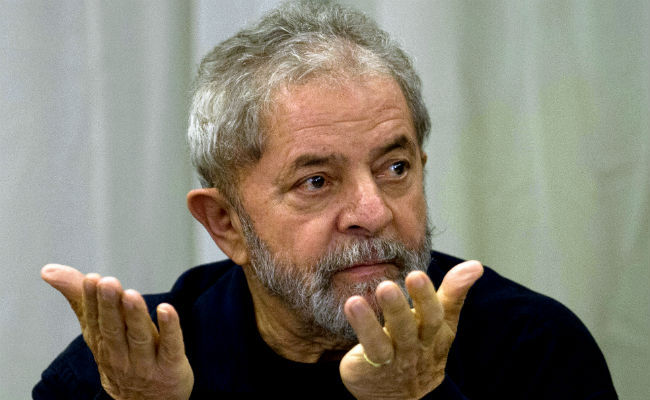 A Procuradoria brasileira pediu que o ex-presidente Luiz Inácio Lula da Silva seja penalizado com uma multa por propaganda eleitoral antecipada na Internet