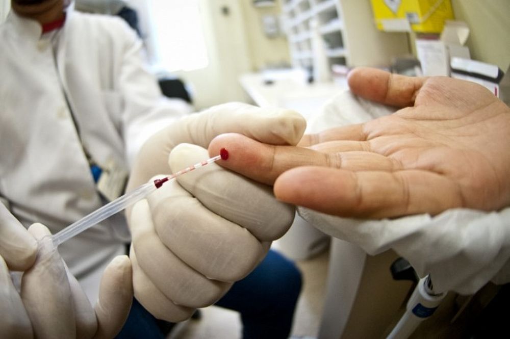 Uma vacina terapêutica destinada a reduzir a carga viral de uma infecção por HIV, e actualmente em fase de ensaios clínicos para garantir sua segurança, apresentou efeitos positivos
