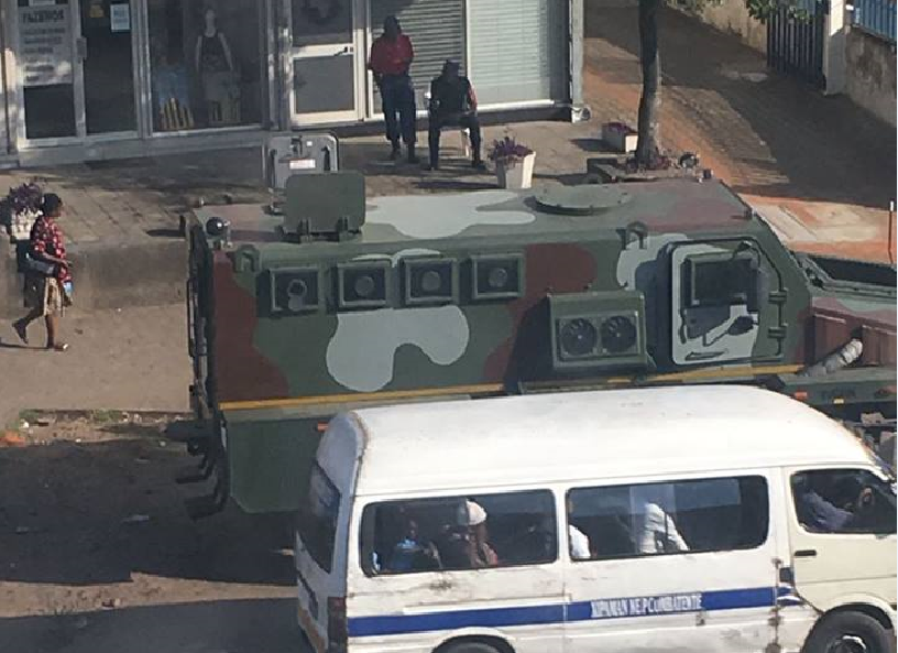 A cidade de Maputo acordou com as principais paragens dos transportes semicolectivos de passageiros, tomadas pela Unidade de Intervenção Rápida (FIR)