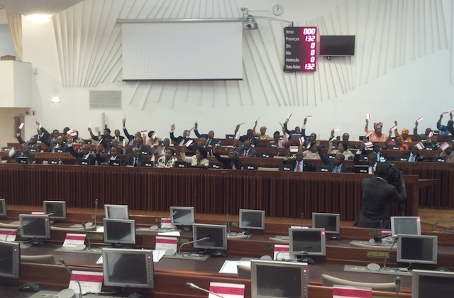 A Renamo boicotou, hoje, a sessão plenária da Assembleia da República, como forma de manifestar-se contra a Conta Geral do Estado relativa a 2015, aprovada hoje pela maioria da Frelimo