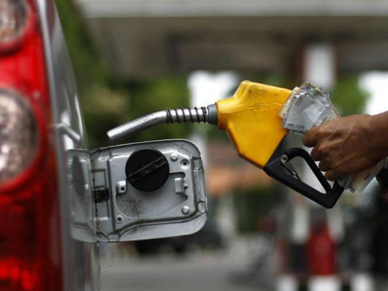 Os preços de combustíveis e outros produtos petrolíferos serão ajustados a partir de amanhã. A gasolina desce dos actuais 56.06 meticais o litro para 53.57.