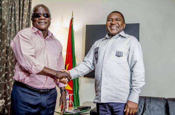 O Presidente da República, Filipe Nyusi, apela aos moçambicanos a manterem-se vigilantes contra os oportunistas que procuram, a todo o custo, inviabilizar os esforços de busca de uma paz efectiva