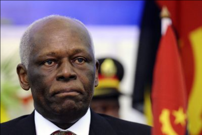 O presidente angolano José Eduardo dos Santos mandou banir os canais SIC da plataforma DStv em Angola por estes nao bajularem o MPLA