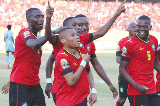 Os Mambas venceram, pela primeira vez na história, a Zâmbia, por uma bola sem resposta, em partida da primeira jornada do grupo K de qualificação ao CAN.