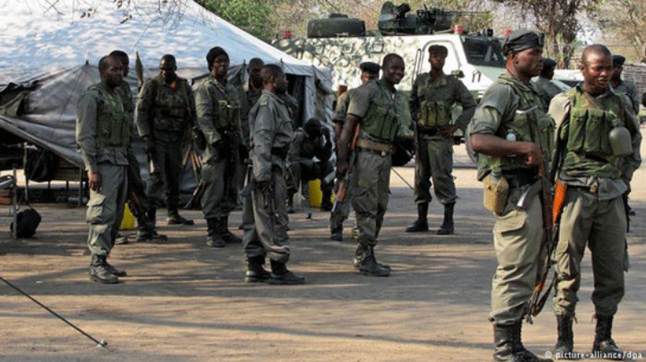 A Renamo desmentiu hoje informações avançadas pelo governo sobre a retirada das Forças de Defesa e Segurança (FDS) em oito posições no distrito de Gorongosa