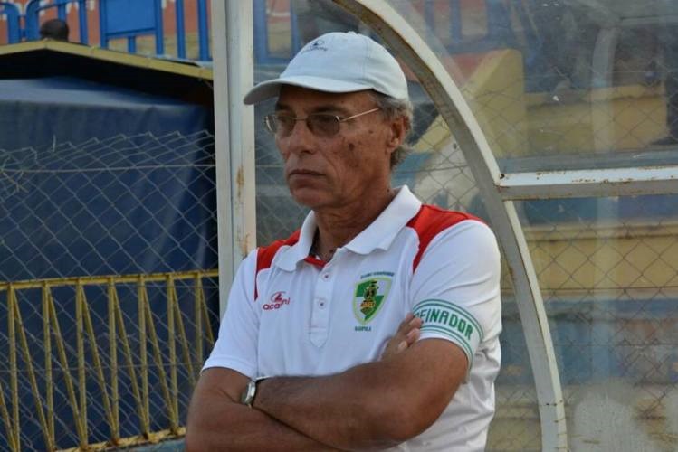 O treinador Arnaldo Salvado, foi afastado do comando técnico do Ferroviário de Nampula, depois de ter vindo à imprensa acusar alguns agentes desportivos já conhecidos de estarem a sabotar seu trabalho.