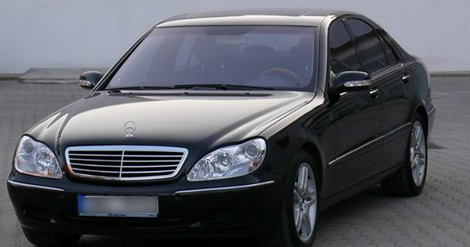 Em três ajustes directo, o governo encomendou um Mercedes-Benz, modelo S500, no valor de 11.429.711,14MT, um Mercedes-Benz, modelo S400, ao preço de 10.754.280,00MT