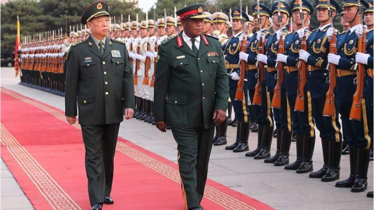 O general por trás do já considerado golpe militar no Zimbabwe, Constantino Chiwenga, pode ter procurado a aprovação chinesa dias antes do Golpe de Estado
