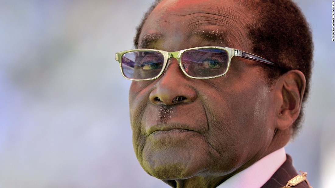 Está sendo propalada uma carta nas redes sociais que se acredita ser da autoria de Robert Mugabe. Leia abaixo. "UMA CARTA TÃO EMOCIONANTE DE ROBERT MUGABE PARA O POVO DO ZIMBABWE"