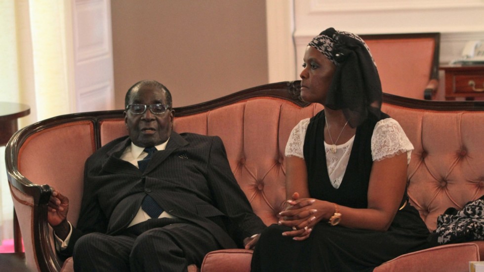 Robert e Grace Mugabe receberam o exílio político na África do Sul, em residência oficial do governo, por motivos de segurança