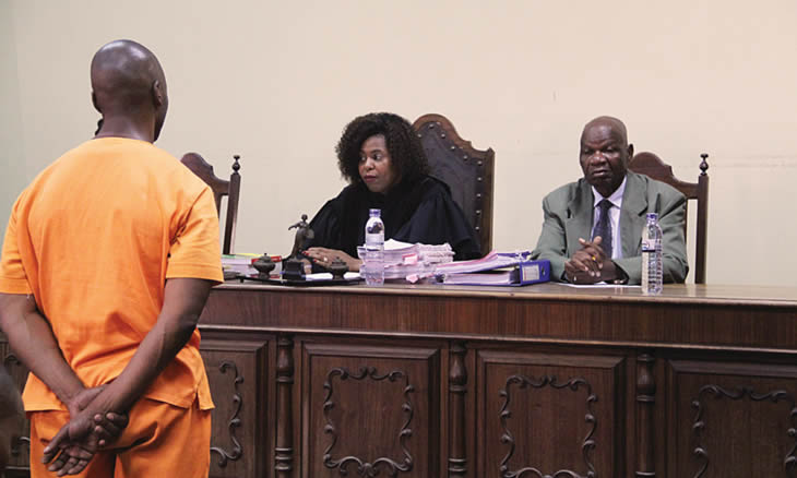 O arguido Zófimo Muiuane, acusado de ter morto a tiro a própria esposa, Valentina Guebuza, em 2016, nega todas as acusações que pesam sobre si.