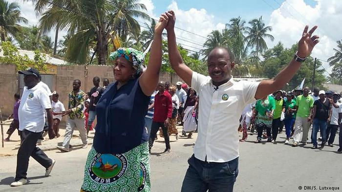 O primeiro dia da campanha para a eleição intercalar para o Conselho Municipal de Nampula, em Moçambique, 9, foi marcado pelo assassinato de um jovem de 20 anos, filho da representante da liga feminina do MDM na cidade.