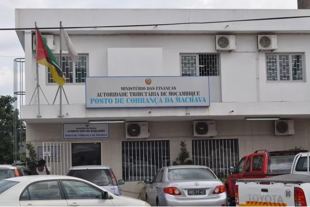 Indivíduos desconhecidos e de má-fé abriram uma conta bancária em nome do Autoridade Tributária de Moçambique, com o intuito de burlar cidadãos