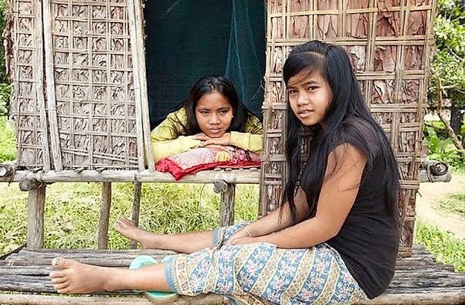 Na tribo Kreung do Camboja, as meninas vão a cama com qualquer pessoa até conseguir um marido.