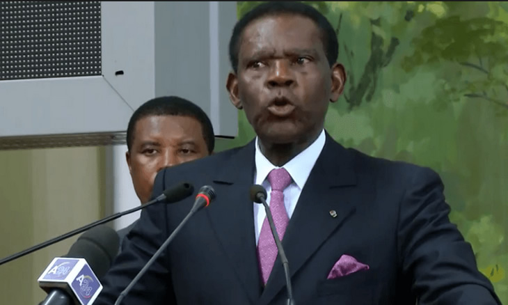 O presidente da Guiné Equatorial, Teodoro Obiang Nguema, defendeu este domingo que o seu filho e vice-presidente deve permanecer na política