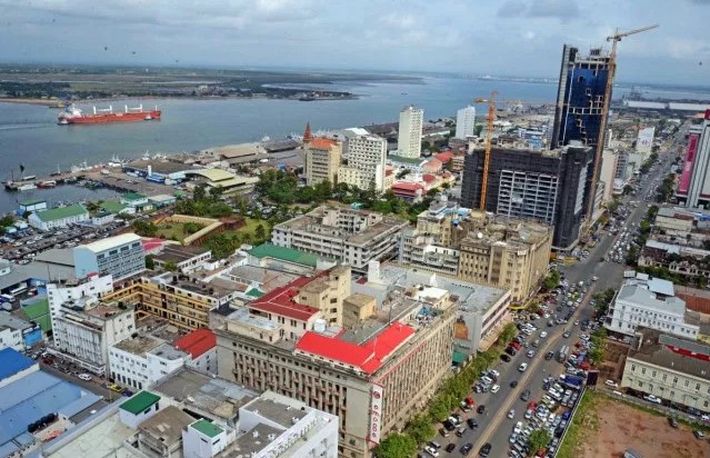 O Fundo Monetário Internacional (FMI) estima, nas previsões divulgadas hoje, que a dívida pública de Moçambique continue a subir até 2022