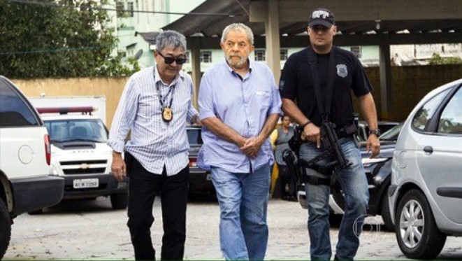 O Partido dos Trabalhadores (PT) pediu na terça-feira ao ministro da Segurança Pública que a confecção das refeições de Lula da Silva na prisão usufrua de cuidados especiais