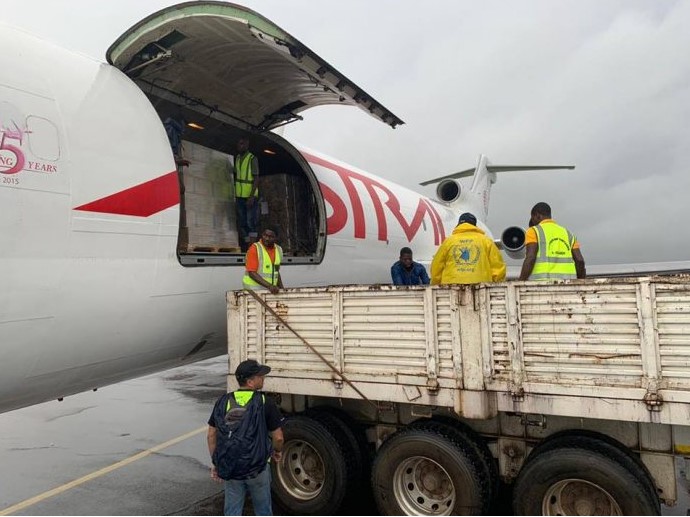 Nações Unidas doam 22 toneladas de biscoitos e disponibilizam helicóptero para resgate