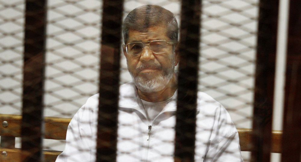 Ex-presidente do Egito Mohamed Morsi morre em tribunal