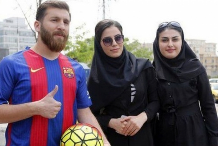 Reza Parastesh foi denunciado pelas autoridades após se passar pelo jogador argentino Lionel Messi para seduzir mulheres.