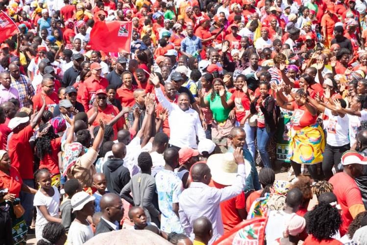 Filipe Nyusi convidou ainda o eleitorado a ir votar no dia 15 de Outubro para que não haja dúvidas da sua vitória e do seu partido.