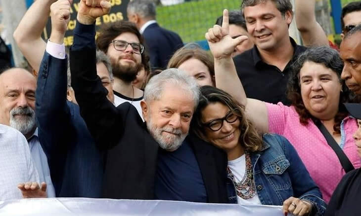 Após ter passar 580 dias na cadeia: Lula da Silva é solto