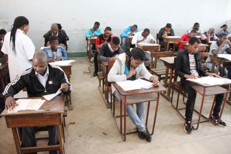 Arrancam amanhãem todo país exames da 10ª e 12ª classes