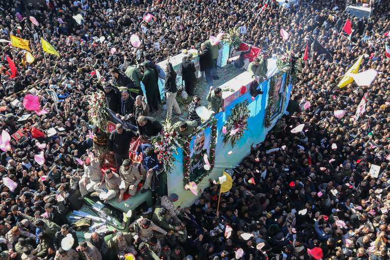 Ao menos 56 mortos em correria durante o funeral do general Qasem Soleimani