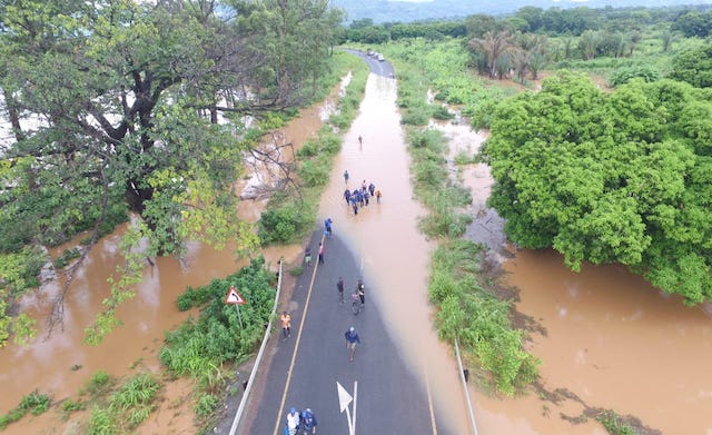 Bacia do Búzi transborda em Dombe e chuvas fortes vão continuar no Centro de Moçambique