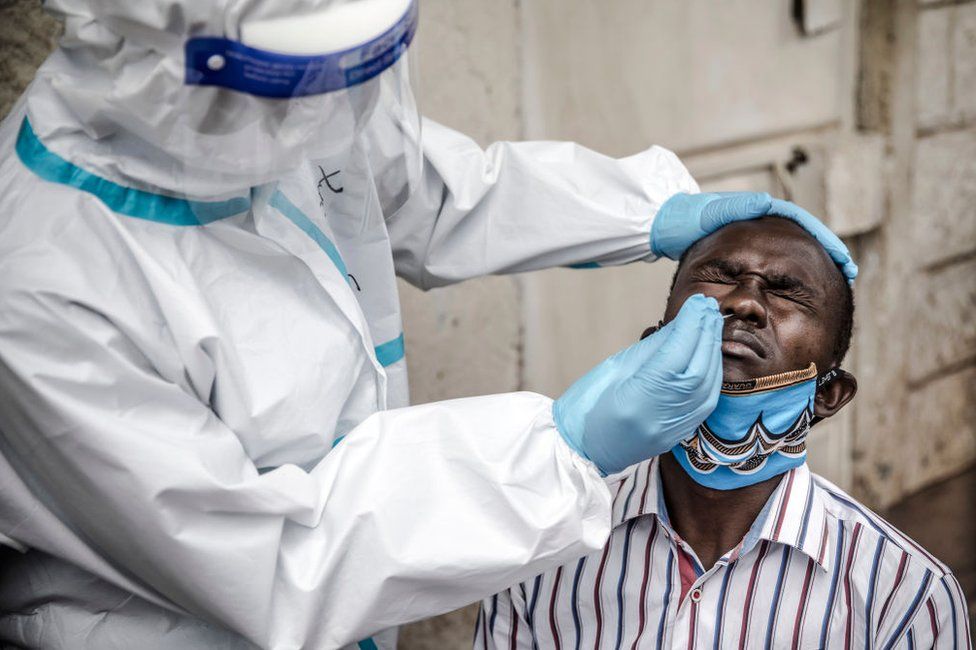 Covid-19: África do Sul bate recorde com 216 mortos em 24 horas