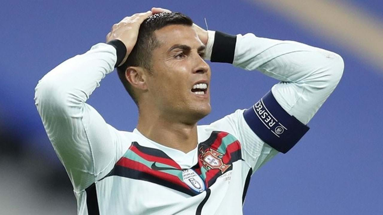 Cristiano Ronaldo testa positivo para Covid 19