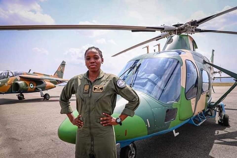 Morre na Nigéria primeira mulher piloto de Helicóptero