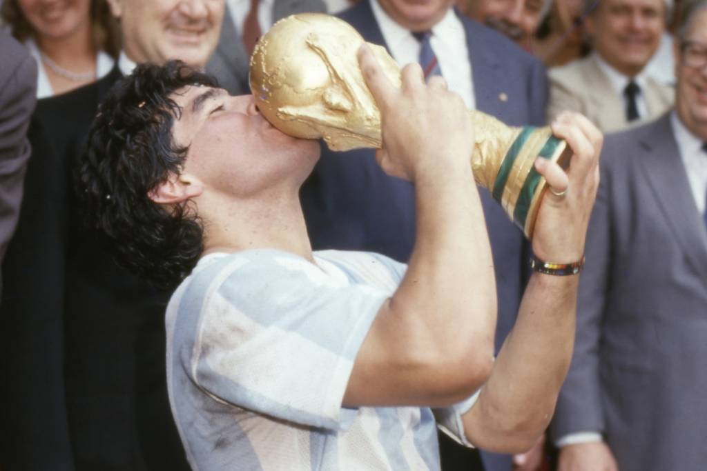 Morreu Diego Maradona, lenda do futebol mundial