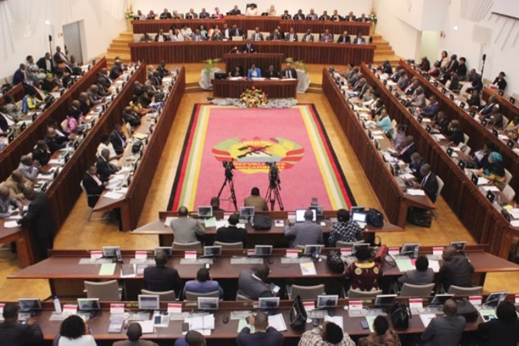 A Assembleia da República (AR) aprovou ontem na generalidade, em sessão plenária o Estatuto do Funcionário e Agente Parlamentar,