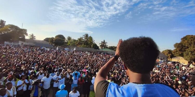 Venâncio Mondlane: “Vocês são ricos, pobres ou empobrecidos? Sabiam que vossa riqueza mineral, faunística, florestal, pesqueira e oportunidades de negócio são desviadas para Maputo (…)”