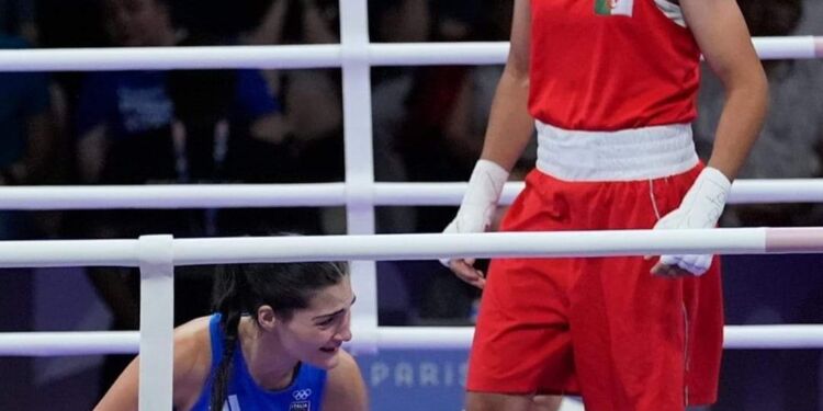 Polémica nos jogos olímpicos: Em apenas 46 segundos boxeadora italiana abandonou a luta com a boxeadora argelina acusando-a de ser Homem e não Mulher